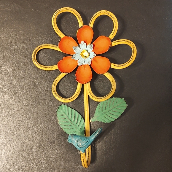 🌸Adorable Metal Bird & Flower Hook🌸 - Picture 1 of 7